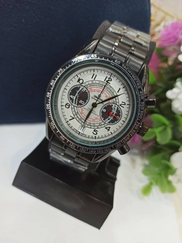 ساعت مچی مردانه سه موتور فعال کرنوگراف بند مشکی صفحه سفیدبرند اُمگا OMEGA